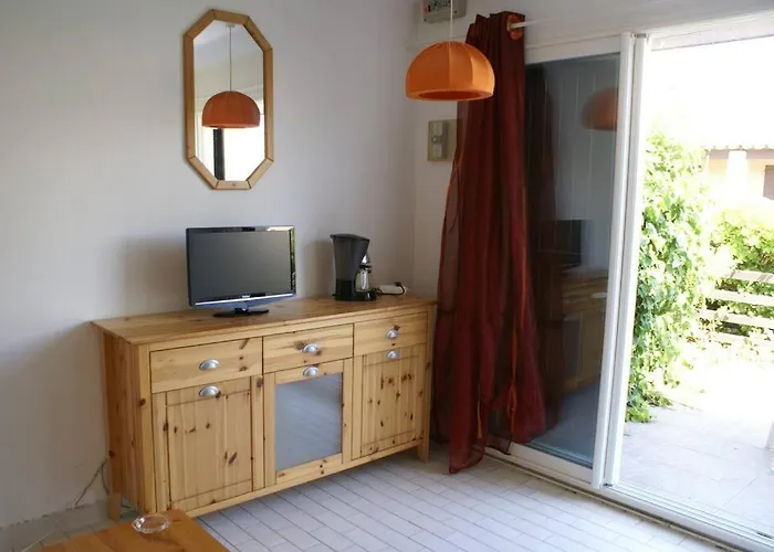 21, Port Venus Village Au Village Naturiste * Agde